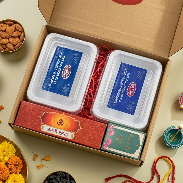 Kraft Hamper · 2 Trays, a close-up of the contents